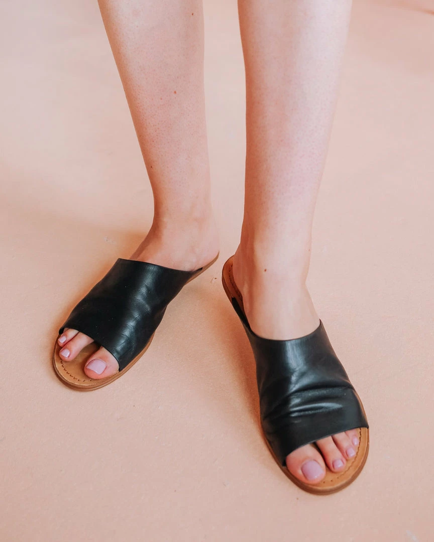 Salt+Umber Tropez Slide - Black 1 Salt+Umber Tropez Slide - Black