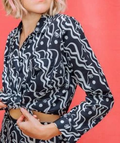 Dazey LA DAZEY BRAND Waterfall Woman Baggy Button Up