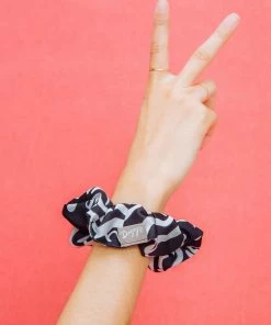 Dazey LA Waterfall Woman Scrunchie DAZEY BRAND