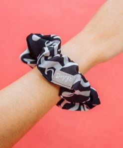 Dazey LA Waterfall Woman Scrunchie DAZEY BRAND