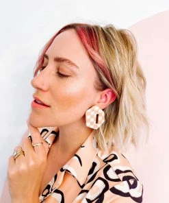 Okay Okay Company DAZEY LADY SHOP Check Stud Earrings In Pink/Creme