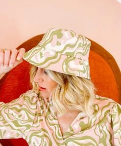 Dazey LA Reflect Bucket Hat