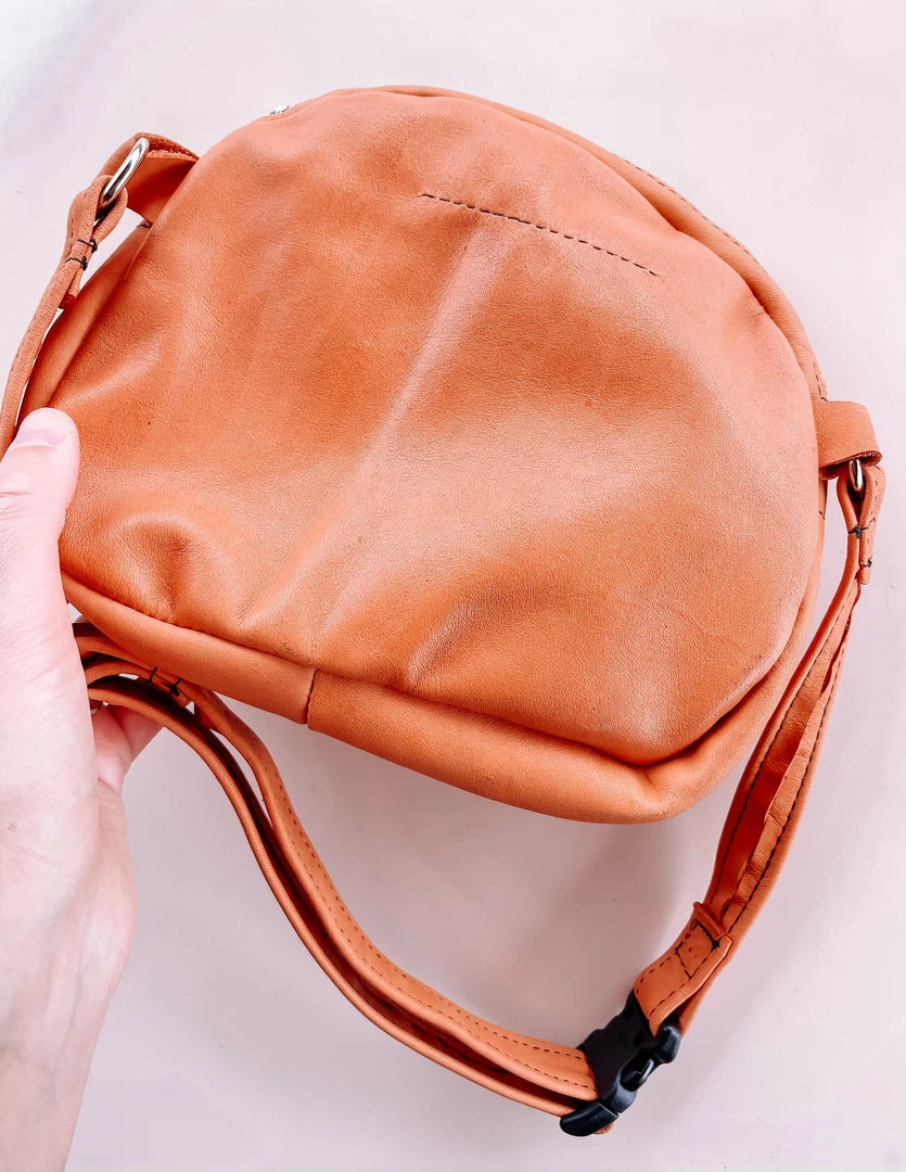 Grooves And Grain DAZEY LADY SHOP Bowler Hip Bag - Coral 3 Grooves And Grain DAZEY LADY SHOP Bowler Hip Bag - Coral