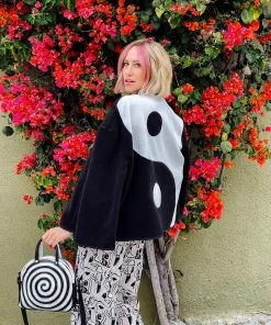 Grooves And Grain DAZEY LADY SHOP Bowler Mini - Black Spiral